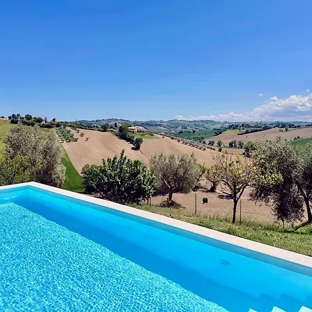 Relaxing Getaway With A Dreamlike Pool *